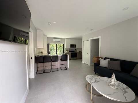 1050 NE 9th Ave, Fort Lauderdale, FL 33304
