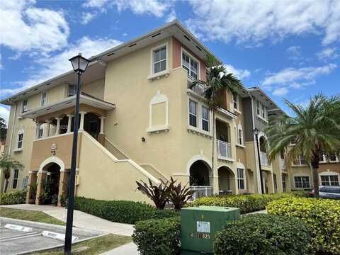 8900 NW 107th Ct, Doral, FL 33178