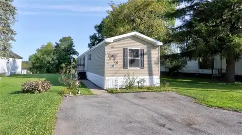 1315 King Road, Manchester, NY 14432