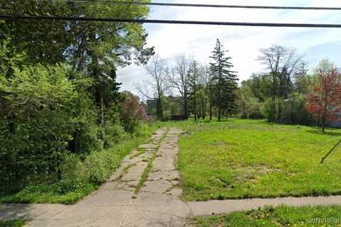 180 S Forest Road, Amherst, NY 14221