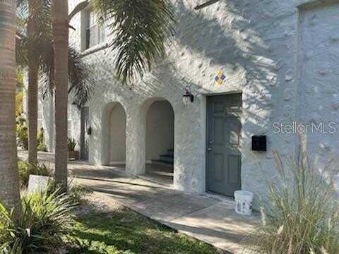 2305 W TEXAS AVENUE, TAMPA, FL 33629