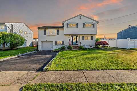 17 Sunnyside Drive, Carteret, NJ 07008