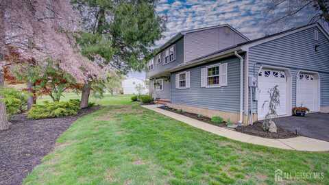 17 Florence Drive, Monroe, NJ 08831