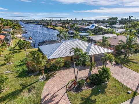 2807 COUNTRY CLUB BOULEVARD, CAPE CORAL, FL 33904