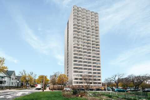 2525 S Shore Dr, Milwaukee, WI 53207