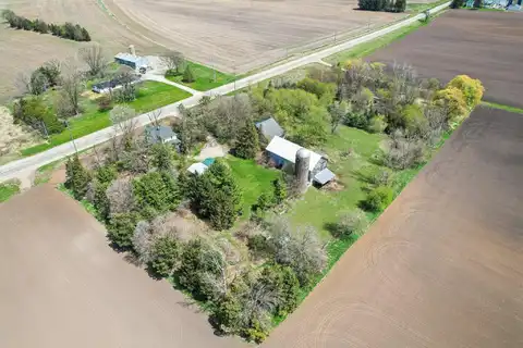 W7385 County Rd W -, Juneau, WI 53039