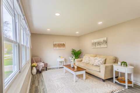 4910 N 62nd St, Milwaukee, WI 53218