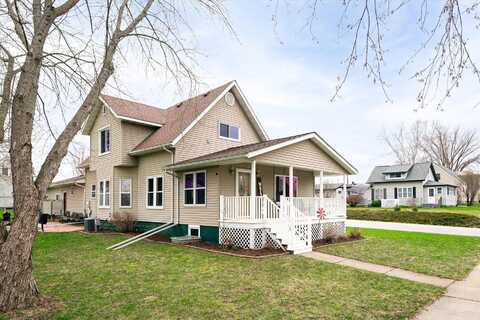 607 2nd St, Melrose, WI 54642