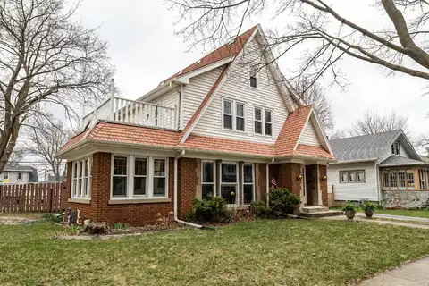 222 Wilbur Ave, Waukesha, WI 53186