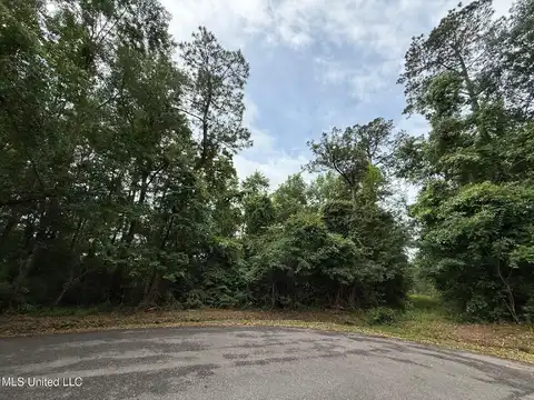 6822 Apona Street, Diamondhead, MS 39525