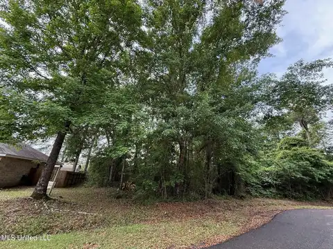 6824 Apona Street, Diamondhead, MS 39525