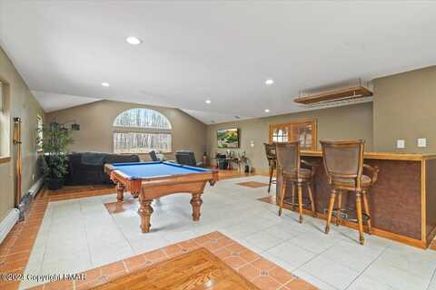 1016 Overlook Trail, Newfoundland, PA 18445