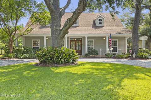 112 Bienville Drive, Waveland, MS 39576