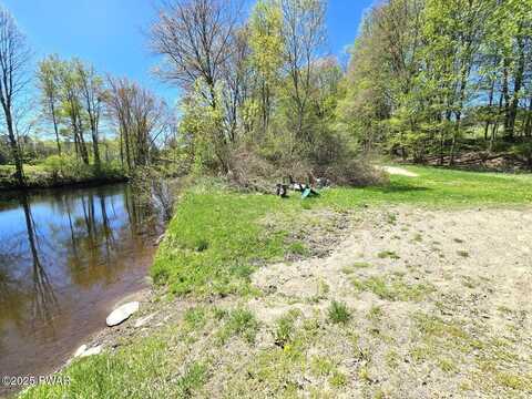 Long River Road, Newfoundland, PA 18445