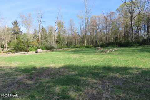 225 Rt 390, Tafton, PA 18464