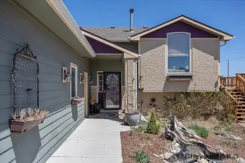 6001 SPRINGFIELD DR, Cheyenne, WY 82007