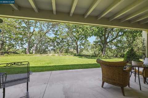 2724 Ptarmigan Dr. #6, Walnut Creek, CA 94595