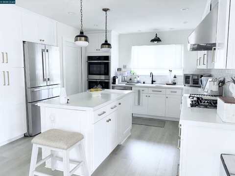 2313 Bundros Ct, Martinez, CA 94553