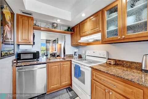 110 Royal Park Dr, Oakland Park, FL 33309