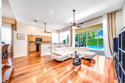 1241 S 13th Ave, Hollywood, FL 33019