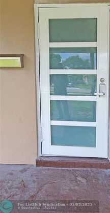 660 NE 35th St, Oakland Park, FL 33334