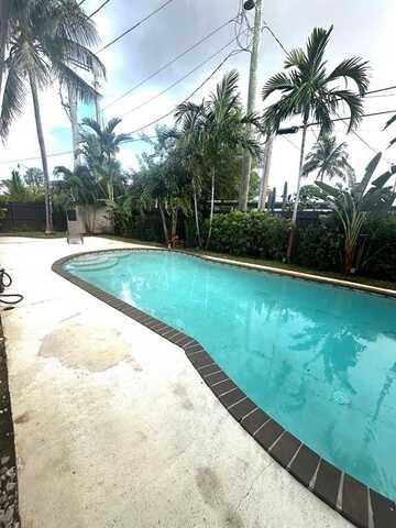 1411 NE 30th St, Pompano Beach, FL 33064