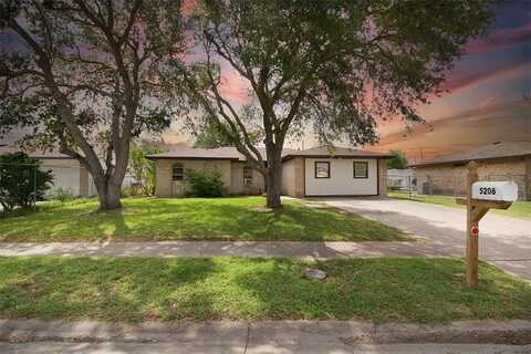 5206 Larcade Drive, Corpus Christi, TX 78415
