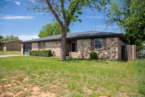 1504 Ave I NW, Childress, TX 79201