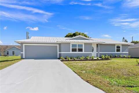 472 SW Baoy Avenue, Port Saint Lucie, FL 34953