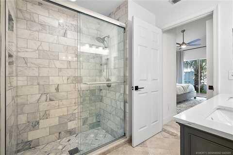 227 Moccasin Trail W, Jupiter, FL 33458