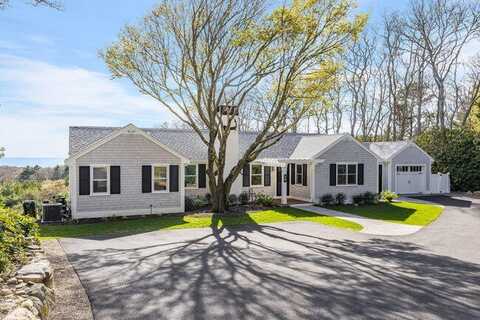 39 Telegraph Hill Road, Falmouth, MA 02540