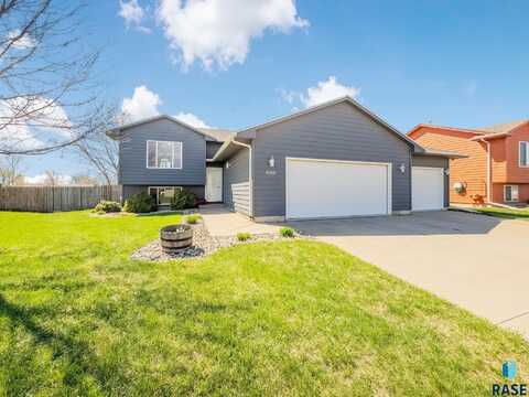 5909 S Dublin Ave, Sioux Falls, SD 57106