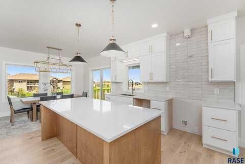 2404 S Galena Ct, Sioux Falls, SD 57110