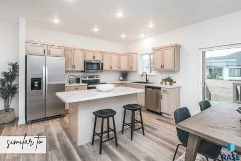 9105 W Counsel St, Sioux Falls, SD 57106