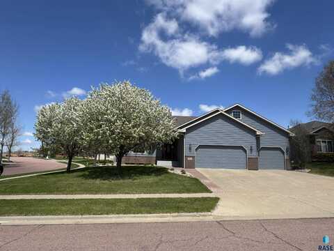 812 W Quail Creek Cir, Sioux Falls, SD 57108