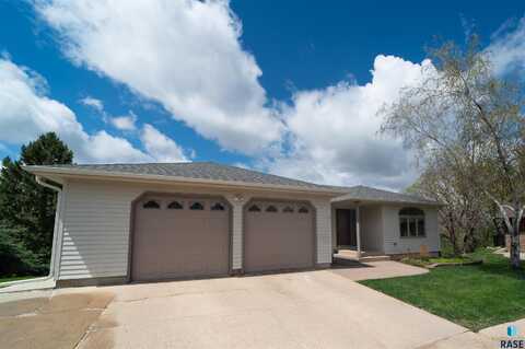 1017 N Savannah Dr, Sioux Falls, SD 57103