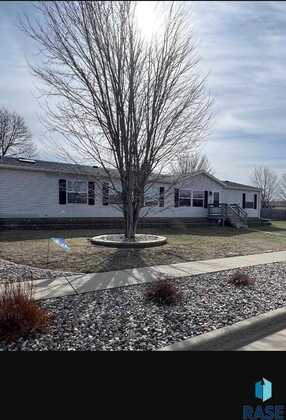 2608 N Lyme Grass Ave, Sioux Falls, SD 57107