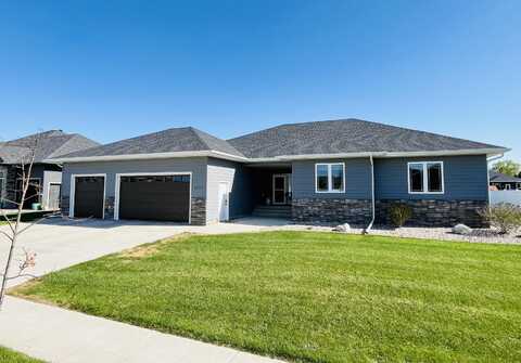 2522 Prairie Creek Drive, Aberdeen, SD 57401