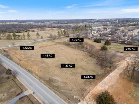 1707 N Dogwood ST, Siloam Springs, AR 72761