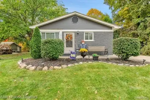 19737 CLEMENT Road, Northville, MI 48167
