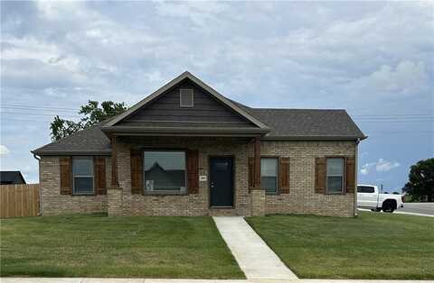 2000 Dobbs ST, Pea Ridge, AR 72751