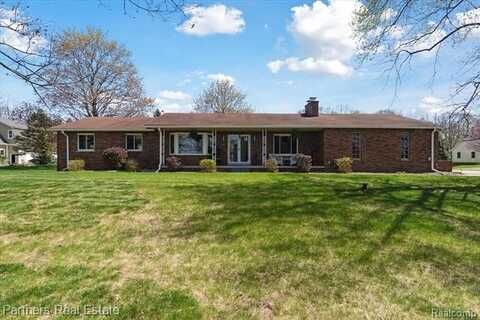 6550 PONTIAC Trail, South Lyon, MI 48178
