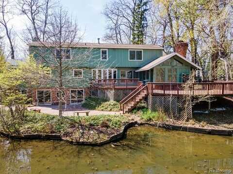 6609 Bloomfield Lane, West Bloomfield, MI 48322