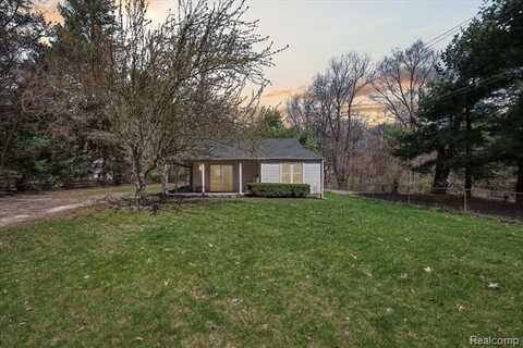 7847 HERBST Road, Brighton, MI 48114