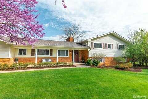 868 HELSTON Road, Bloomfield Hills, MI 48304