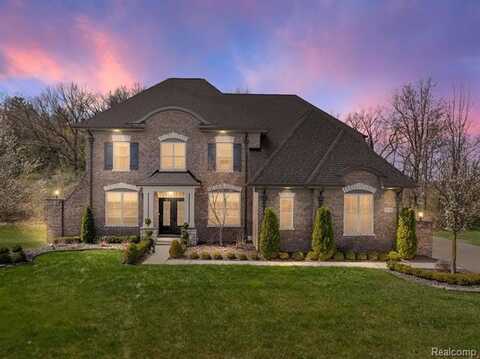 10748 STONEY POINT Drive, South Lyon, MI 48178