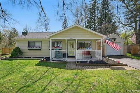7003 TAPPON Drive, Clarkston, MI 48346