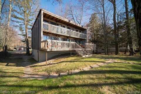 4450 W FOX FARM Road, Manistee, MI 49660