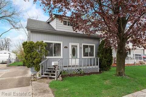 310 Massoit Street, Clawson, MI 48017