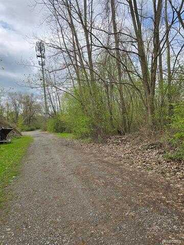 9885 CEDAR ISLAND Road, White Lake, MI 48386